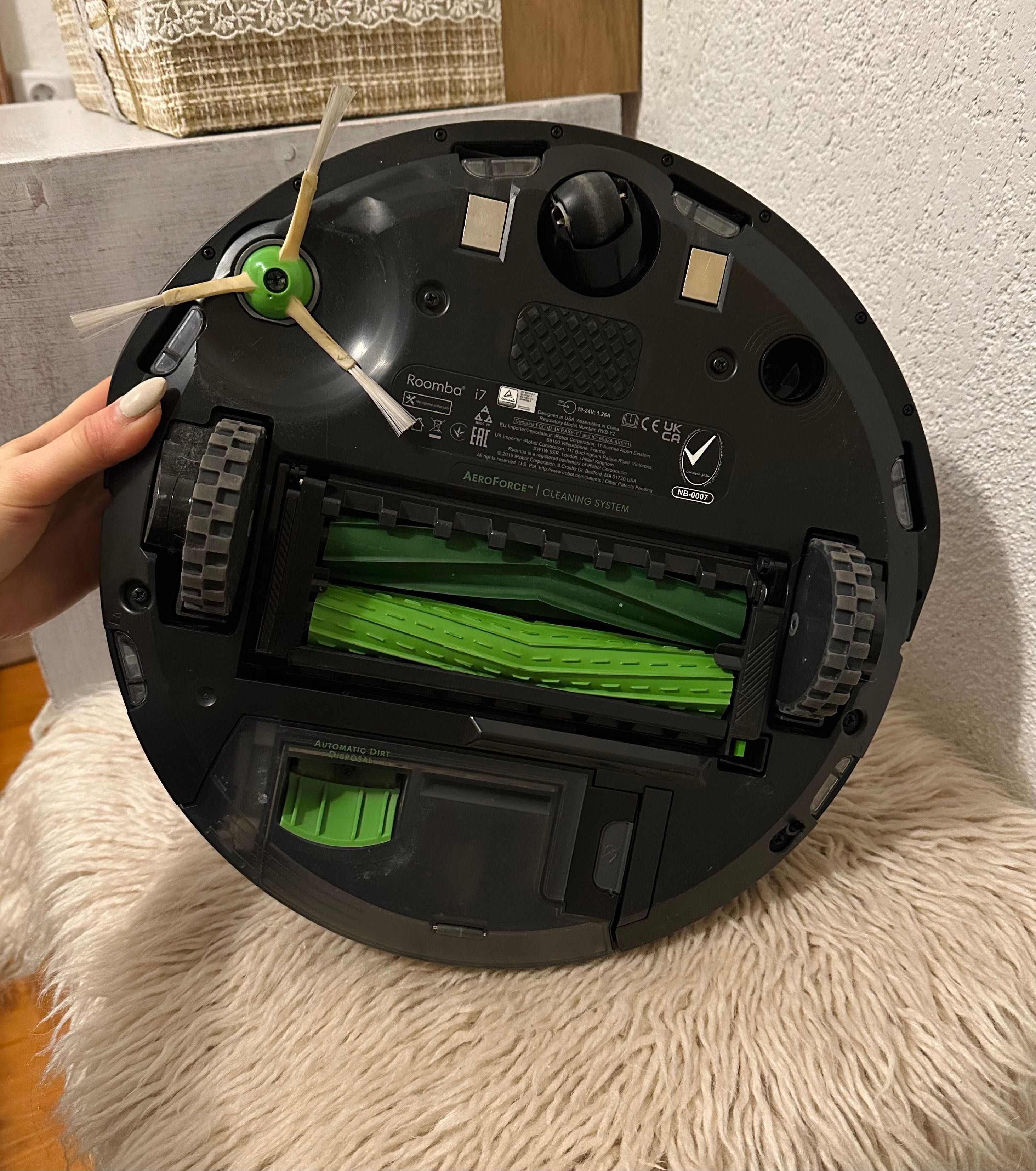 Прахосмукачка робот IROBOT ROOMBA I7 black i715840