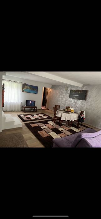 Vand casa zona deal-munte