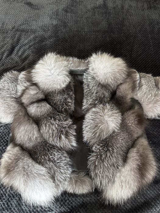Дамско яке/ елек с косъм от сребърна лисица и от естествена кожа
