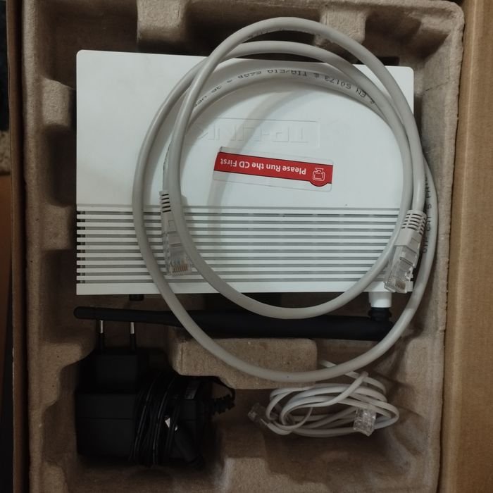 Продается.  Modem Router Tp-LlNK  Model TD-W8101G