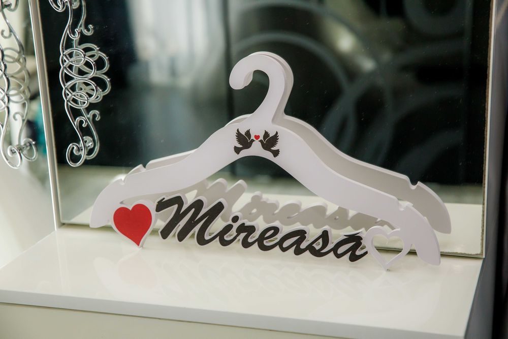 Vand umerase mire  si mireasa