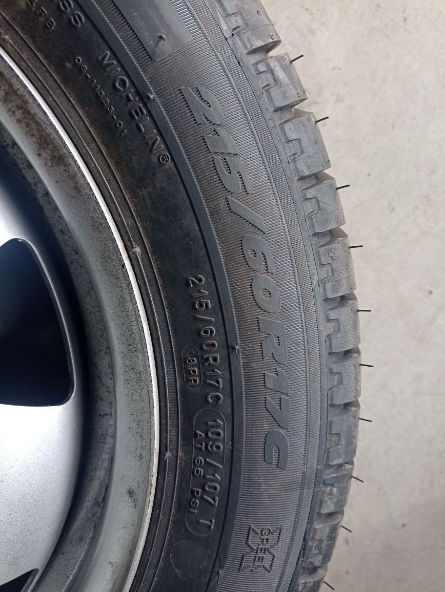 4 jante Volkswagen T5 echipate cu anvelope NOI Michelin 215/60 R17C