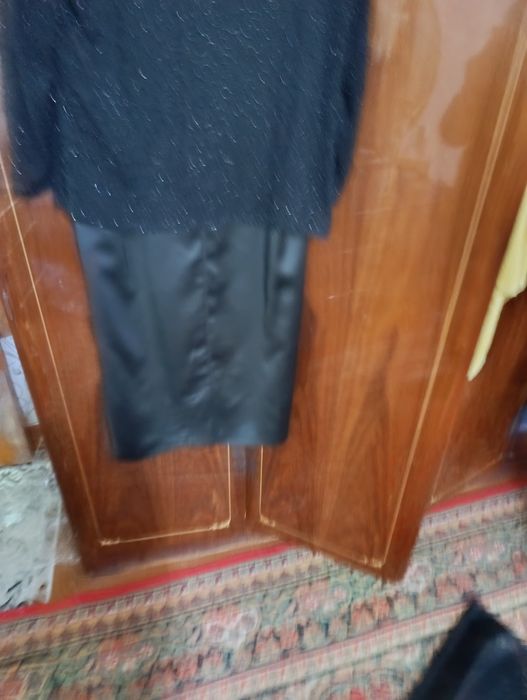 Платье атласное с накидом из бесера