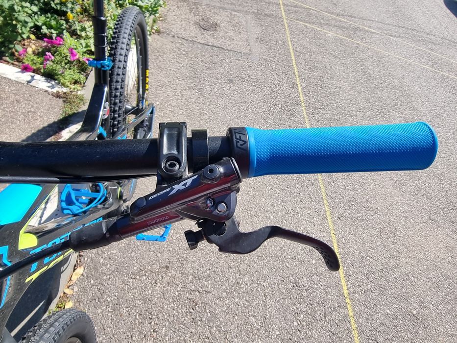 Bicicleta full suspension