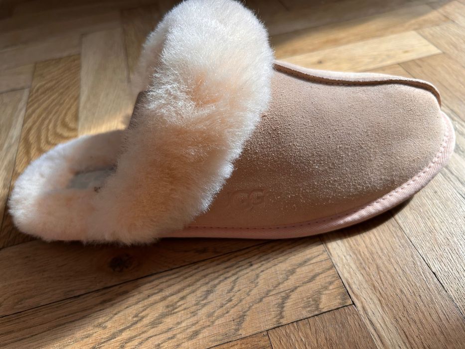 Дамски домашни пантофи UGG