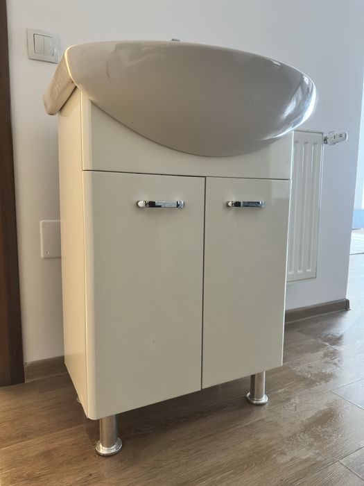 Mobilier baie chiuveta masca baterie si oglinda