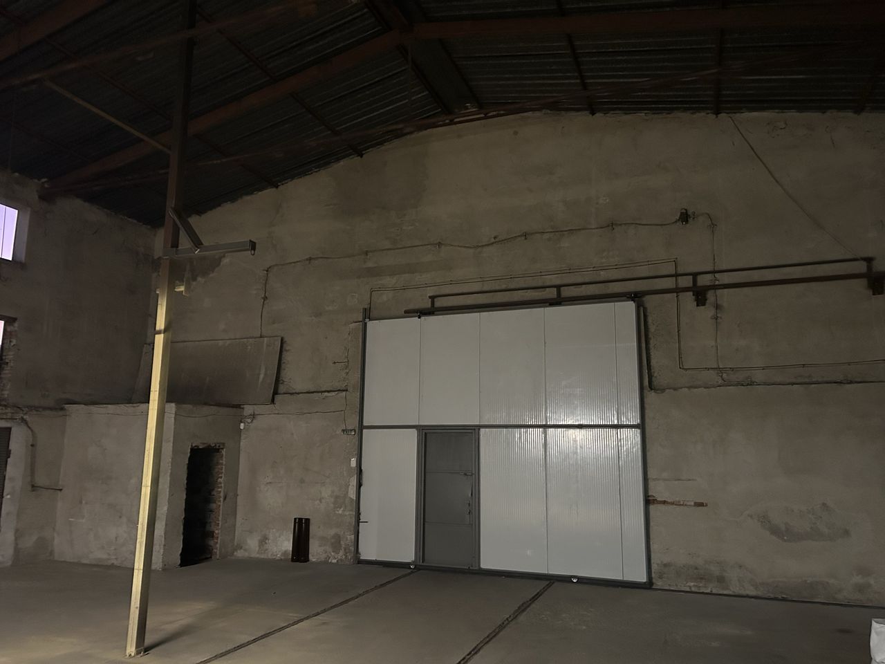 Дава се под наем Промишлена сграда в София, Требич - 300 кв.м за 1275 € - Снимка #3