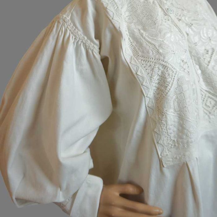 Camasa traditionala veche din Banat lucrata manual masura M