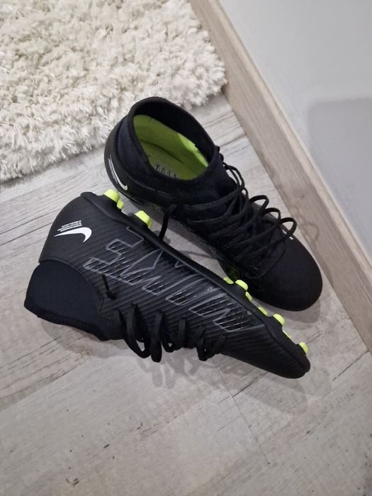 Ghete fotbal  marimea 44