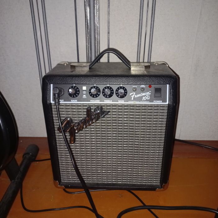 Комбоусилитель Fender Frontman 10g