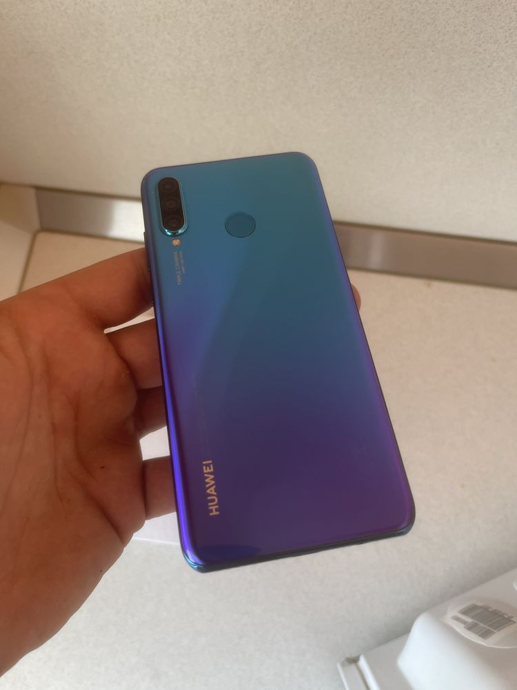 Телефон Huawei P30 Lite