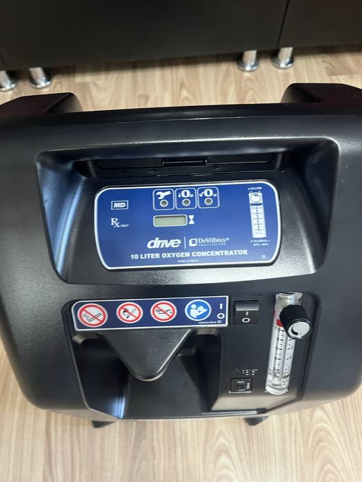 Concentrator de oxigen statiinar DeVilbiss 1025KS de 10 litri/minut, i
