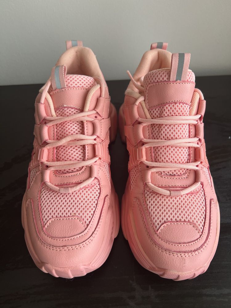 Розови кецове маратонки