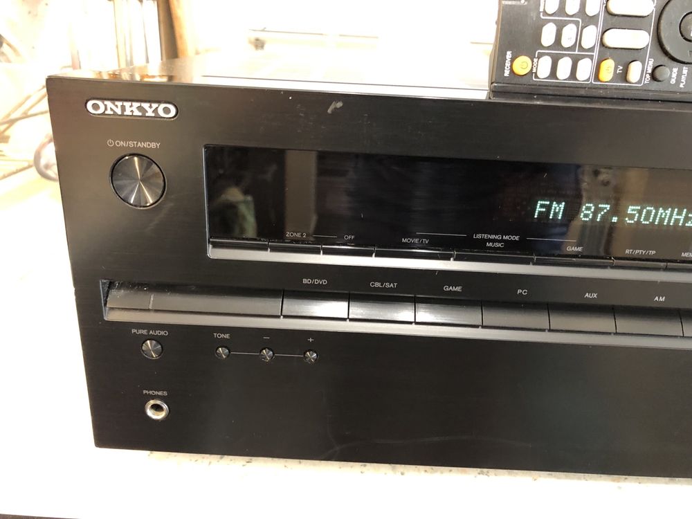 Onkyo HT-R758 resiver