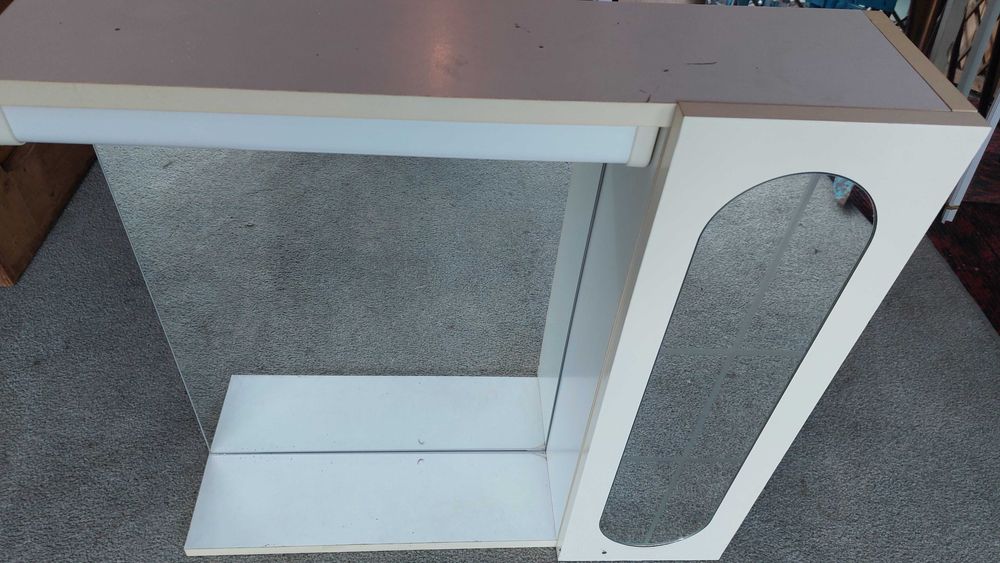 PF vind oglinda baie cu dulapior  stare perfecta plus ventilator