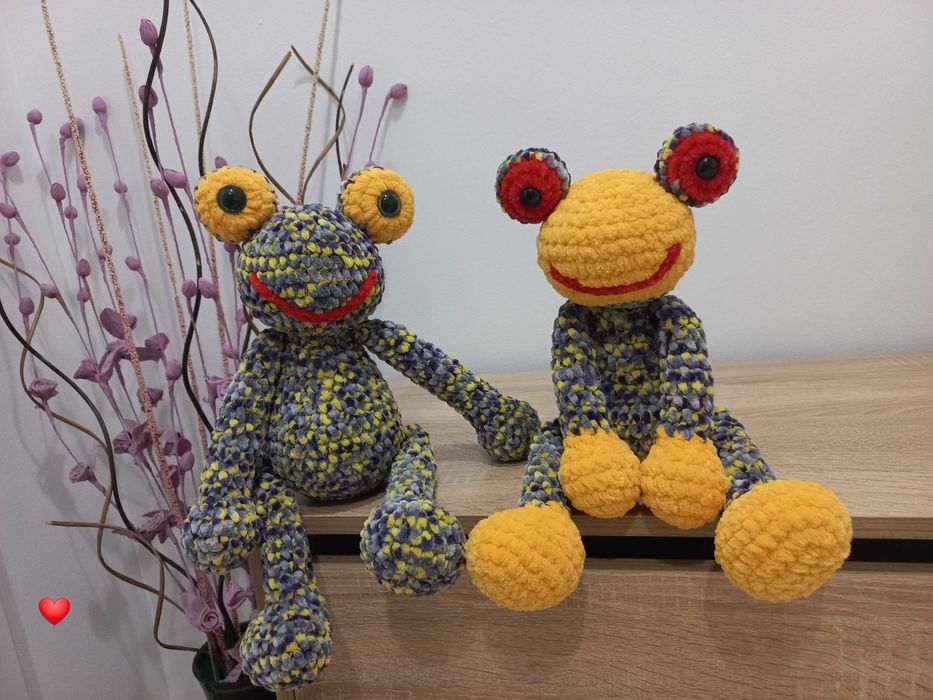 Жабчета с височина около 37см.