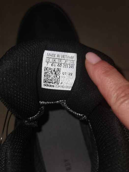 Обувки Adidas нови