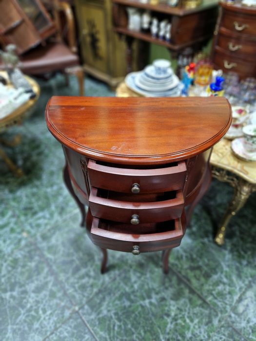 Уникална антикварна английска конзолна масичка