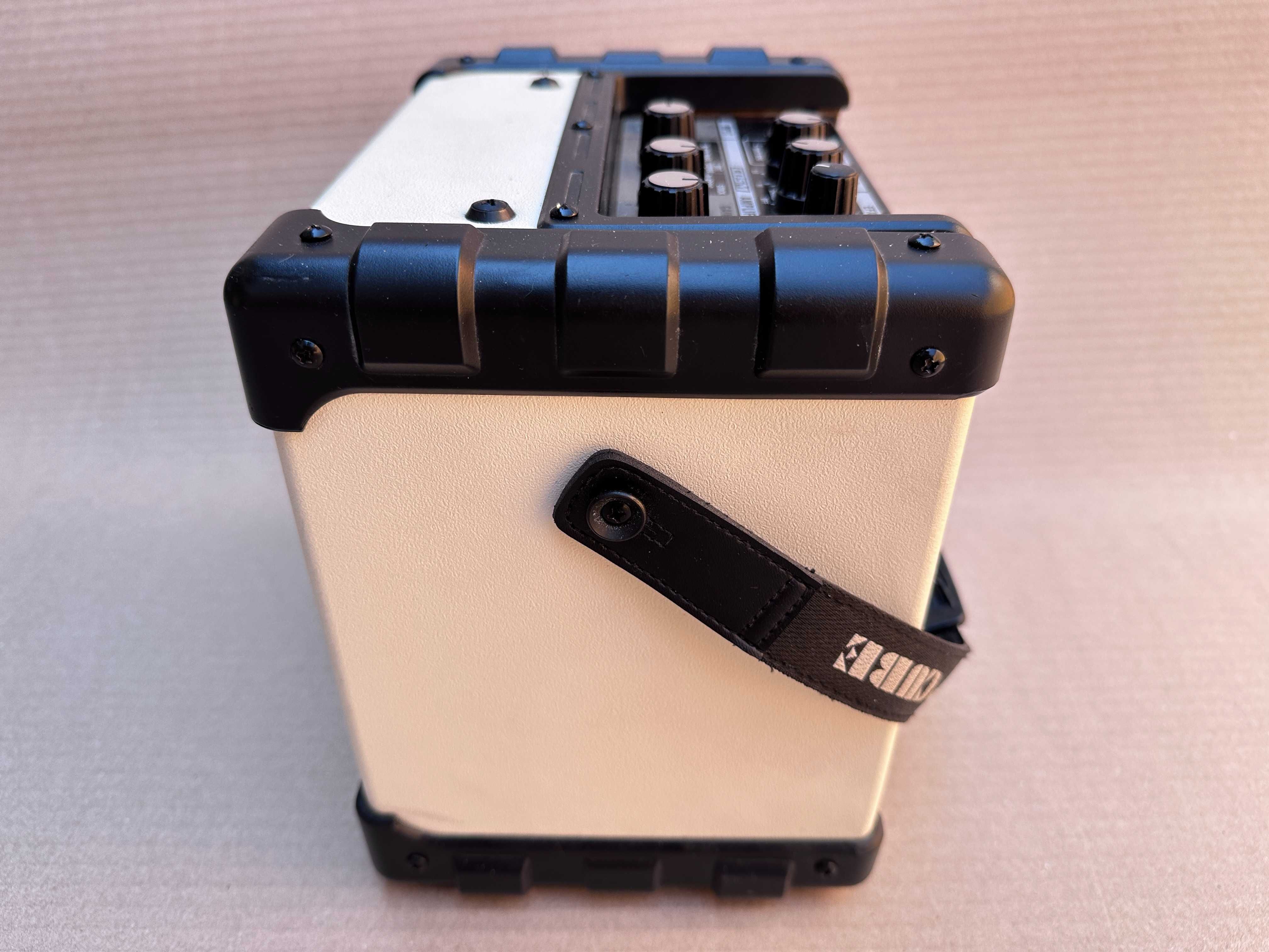 Amplificator chitara portabil Roland Micro Cube 5"