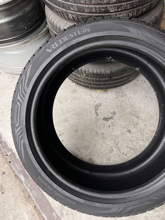 2 anvelope iarna NOI 275/35/19 , Vredestein , 8 mm