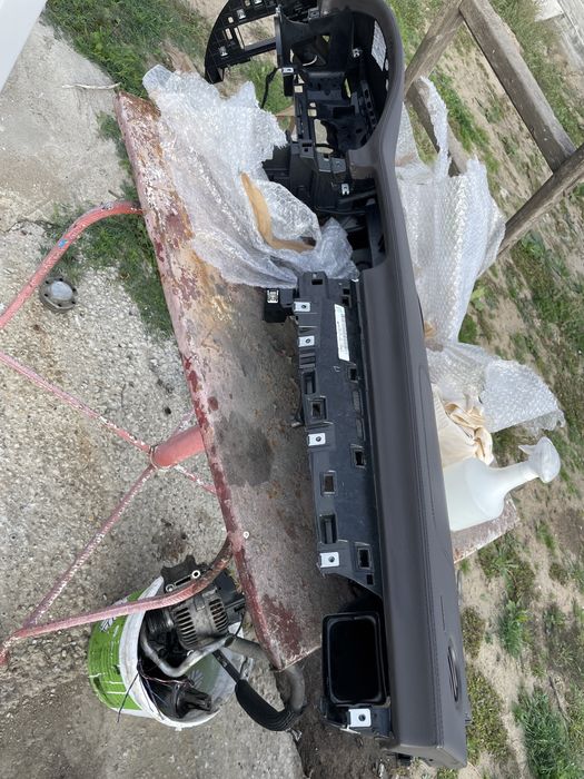 Plansa bord mercedes w218 maro inchis