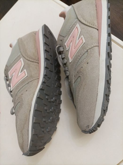 Красовка New balance ровно 37 орегинал, без дефектов как новая