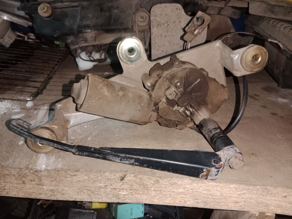 Задний стеклоочиститель форд Мондео 1 универсал