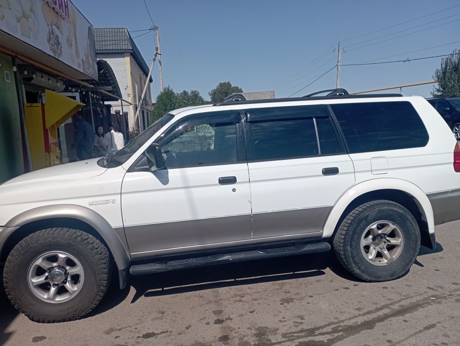 Продам машину.Митсубиси монтар
