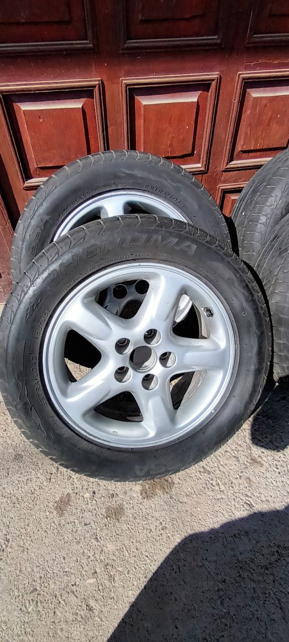 Оригинални джанти за Toyota RAV 4 с гуми Lassa Phenoma 225/55 R16