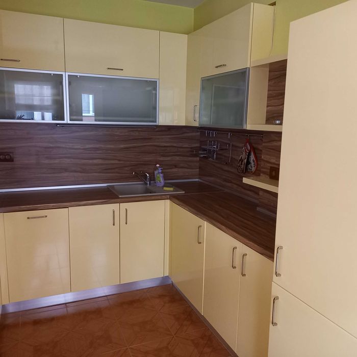 Тристаен апартамент под наем в Яворов