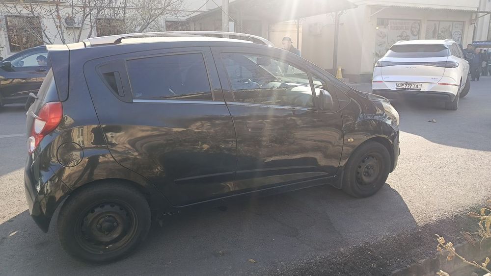 Spark qora 3-poz, 260min km, kraska chaqa/chuqasiga sepilgan, navorot