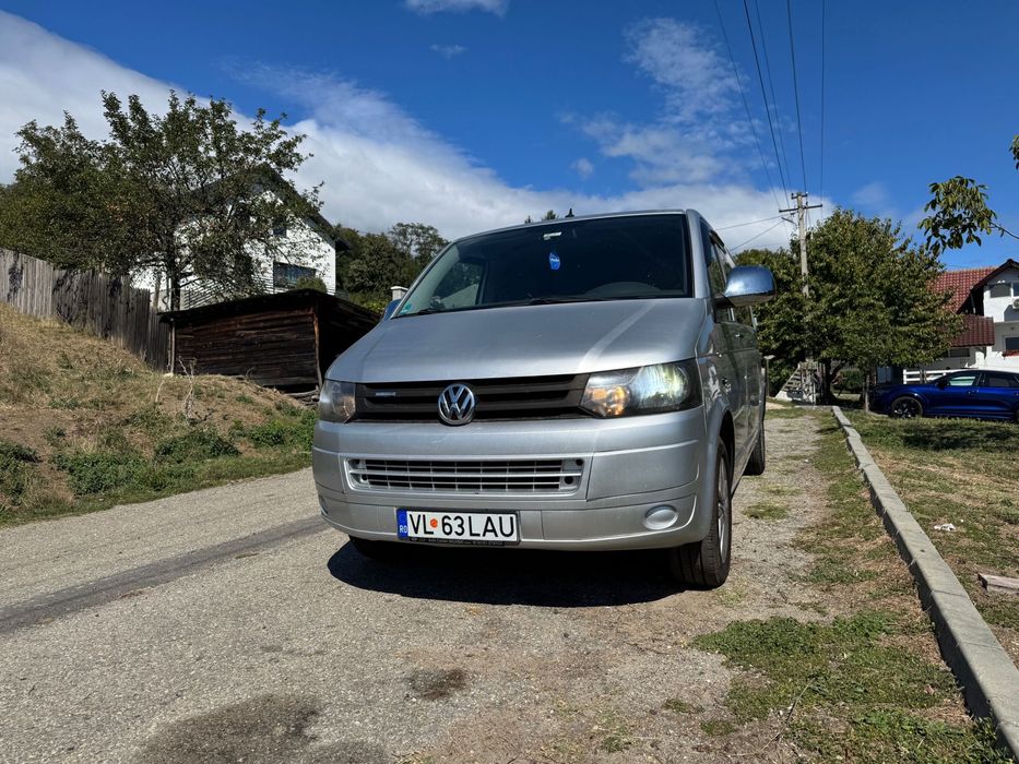 Vand Volkswagen Transporter Caravelle 8+1 2010