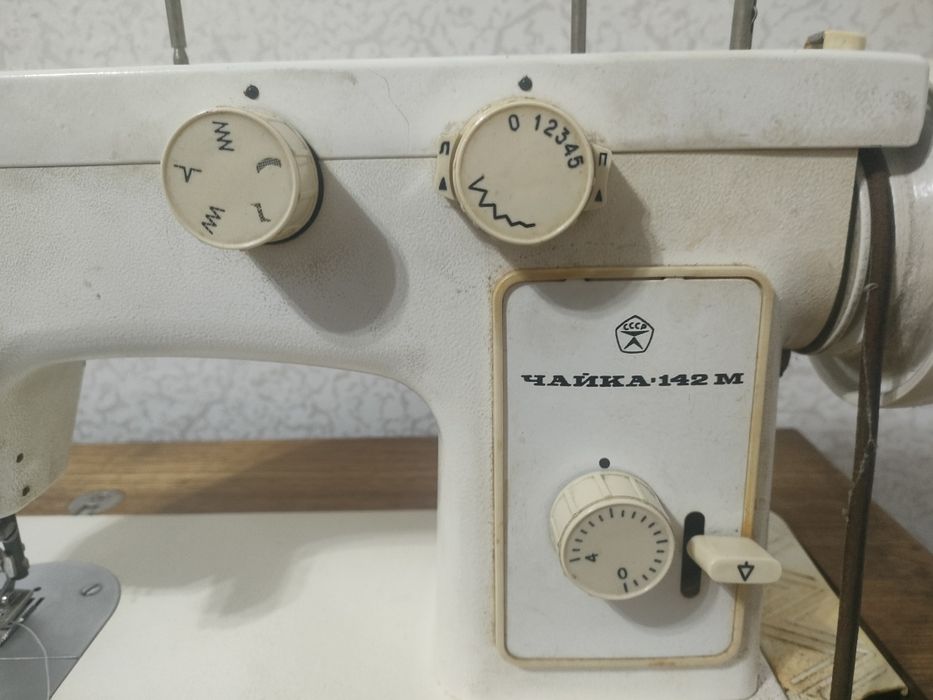 Швейная машинка Чайка