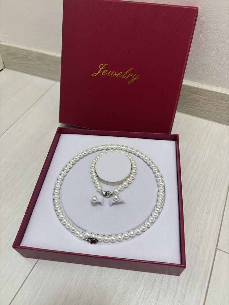 Set de perle nou, în cutie cadou – colier, brățară și cercei