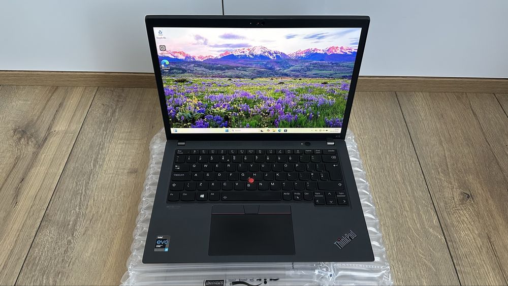 Лапътоп Lenovo ThinkPad x13 gen 2 13.3” Intel i5 / 8GB RAM / 256GB SSD