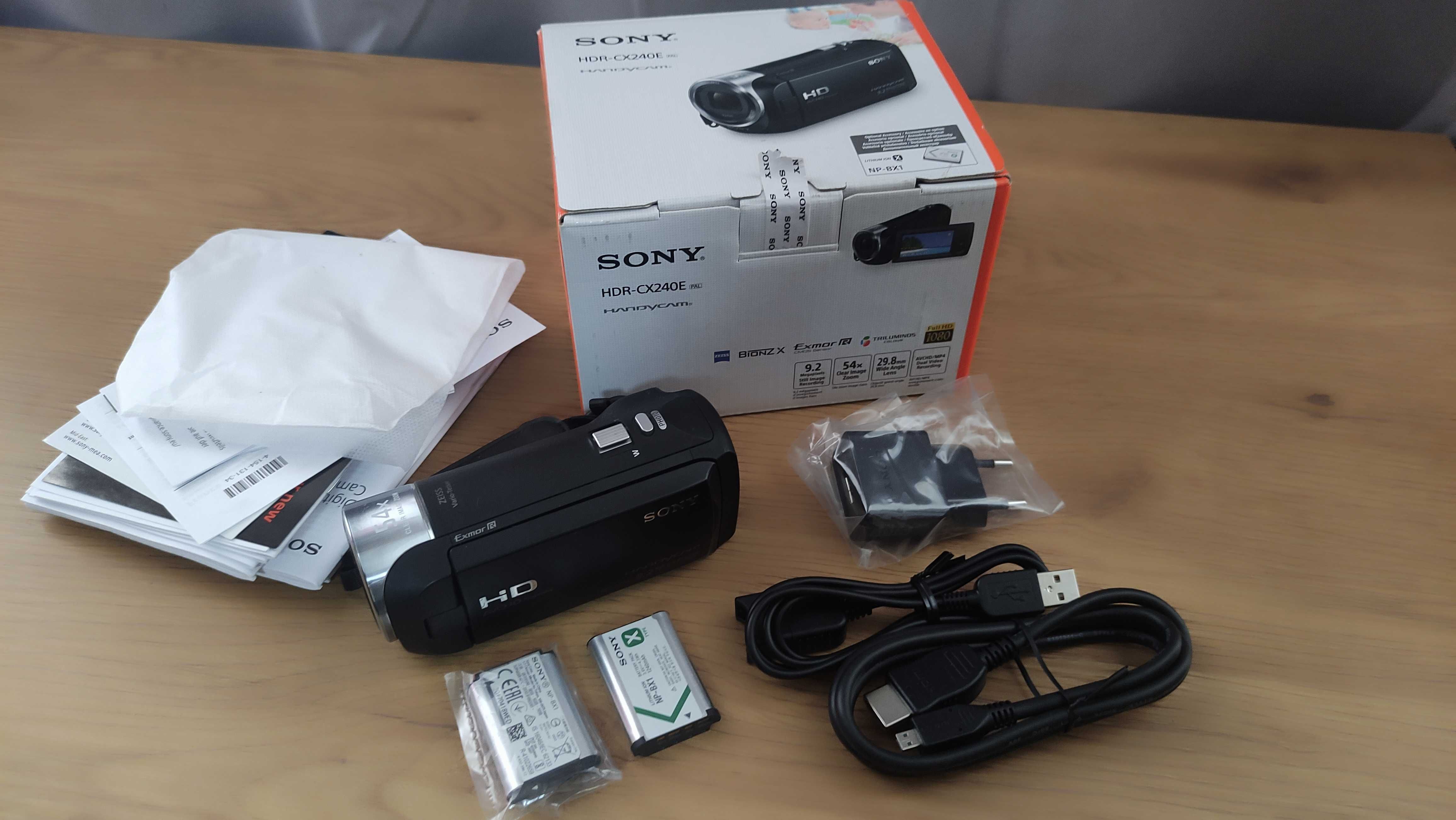 Camera video  Sony Handycam HDR-CX240E, Full HD cu 2 baterii incluse