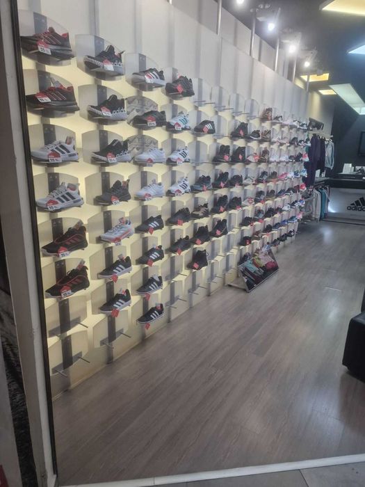 Обзавеждане за  магазин за дрехи