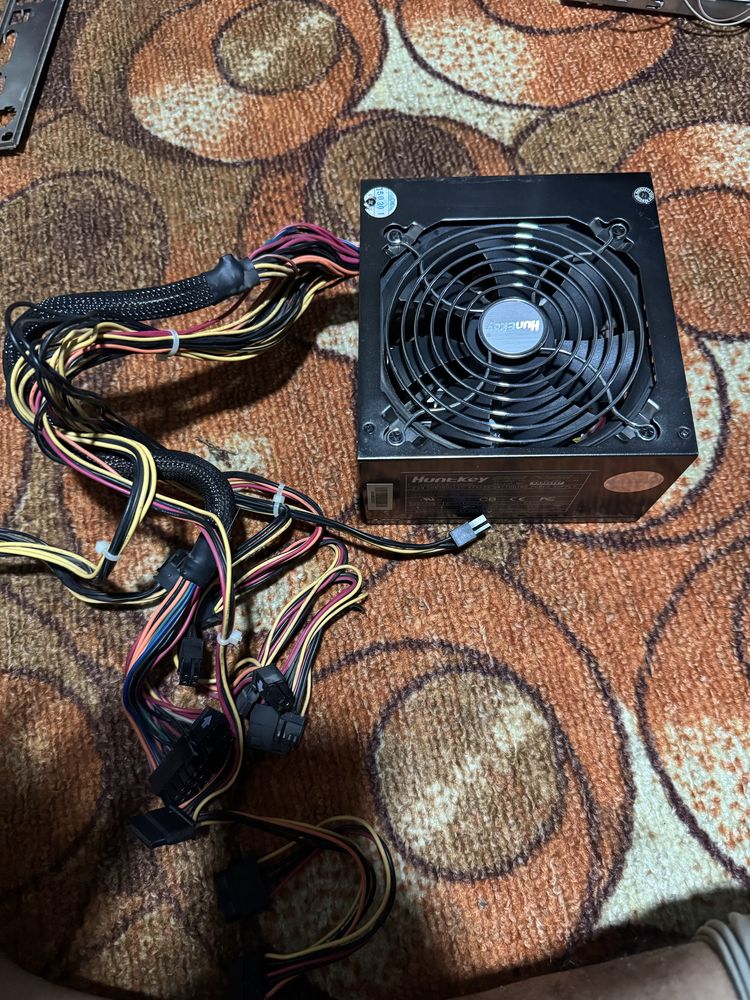 Blokpitaniya Huntkey 500w