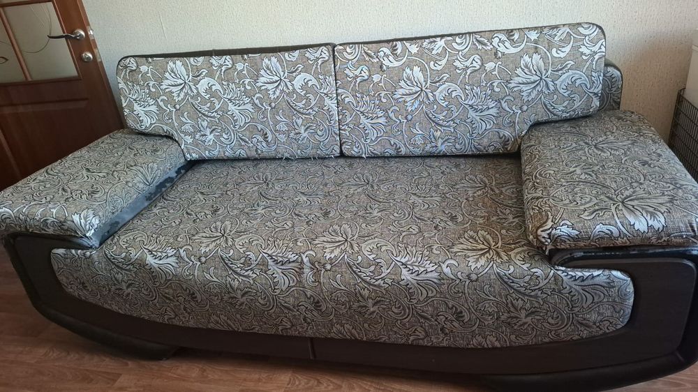 Продаю диван Отличный