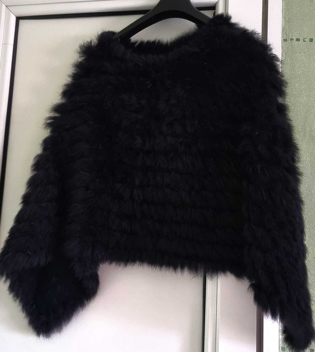 Дамско черно пончо естествен косъм