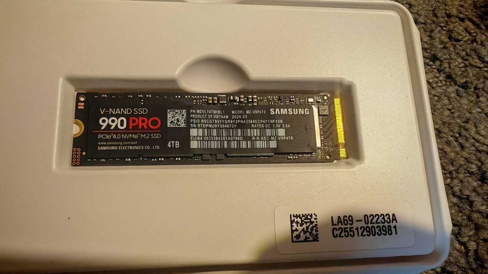 НОВО ! (SSD) Samsung 990 PRO 4TB, PCIe Gen 4.0 x4, NVMe, M.2