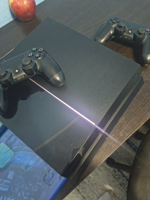 Ps 4 slim   vând sau schimb  uitate in descriere