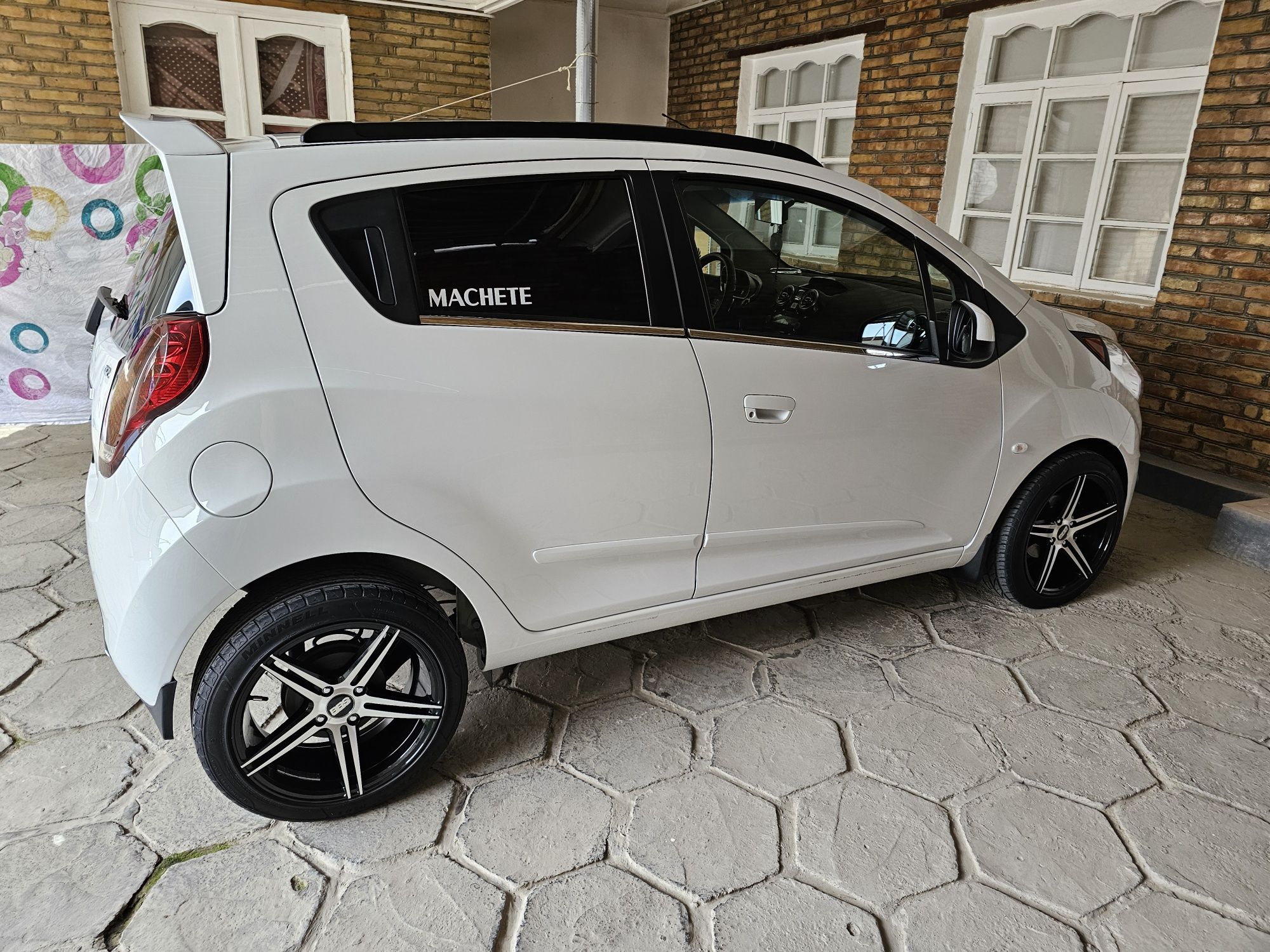 Продаётся автомашина SPARK