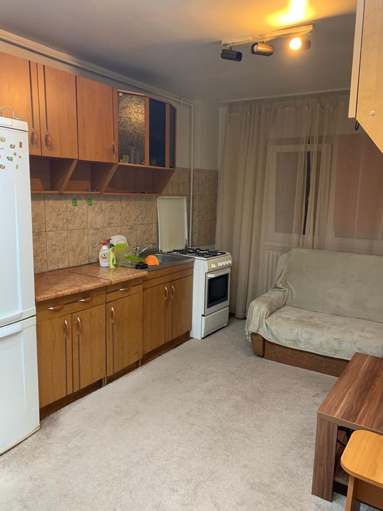 Inchiriez garsoniera zona centrala etaj 1, 40 m2