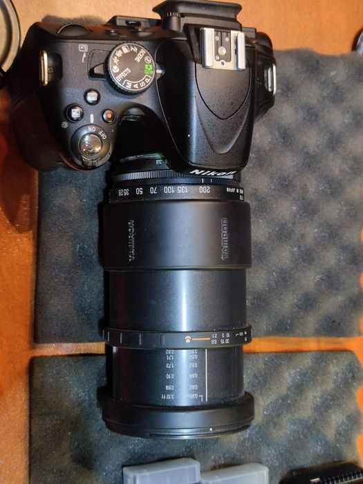 Nikon D5100 + Tamron AF Aspherical 28-200mm