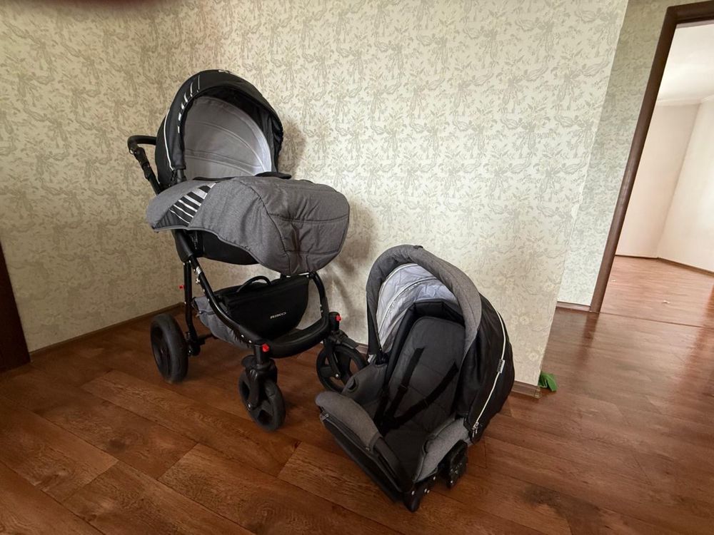 Продам детскую коляску. Отличном состояние. Чистая, все работает.