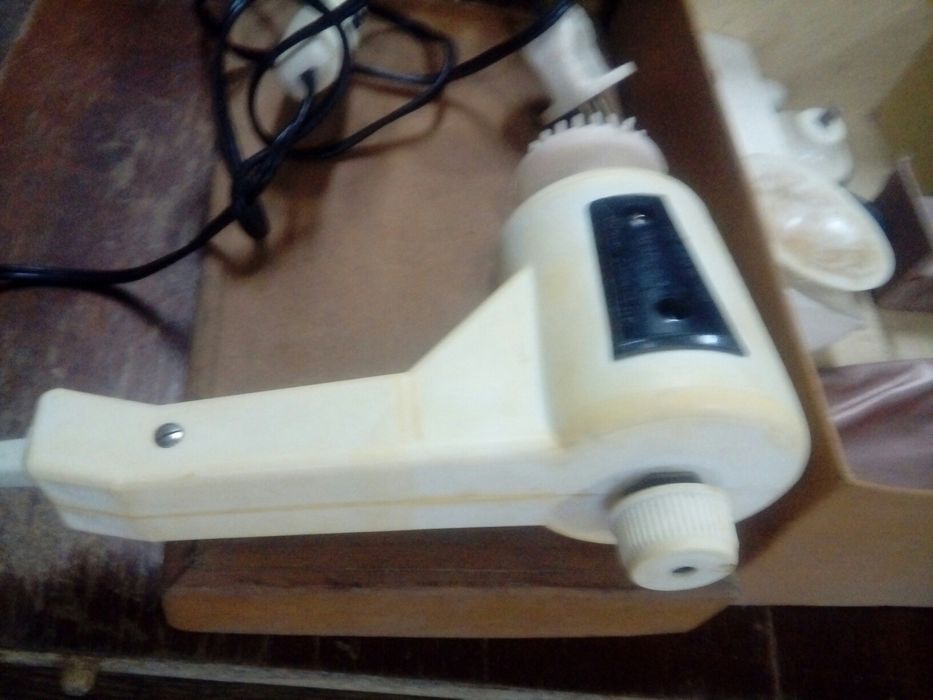 Элеетрический массажер  и элекропрялка продам