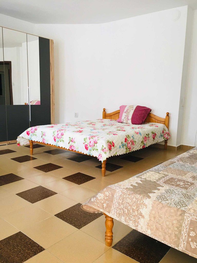 Дава се под наем Двустаен апартамент в Бургас, Център - 65 кв.м за 175 € - Снимка #13