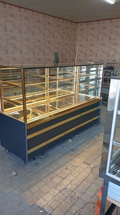 Продается витринний холодилник