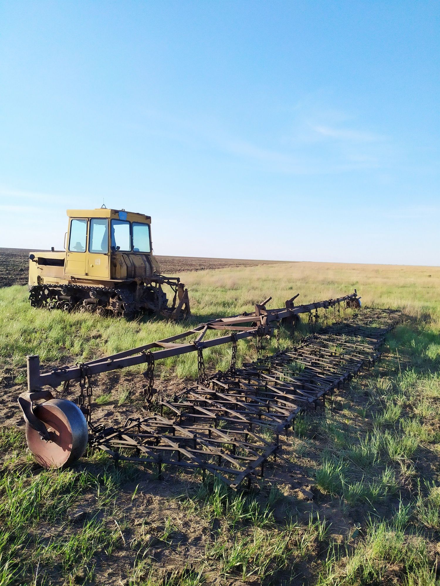 Трактор гусеничный ДТ-75, ДТ75, Казахстан